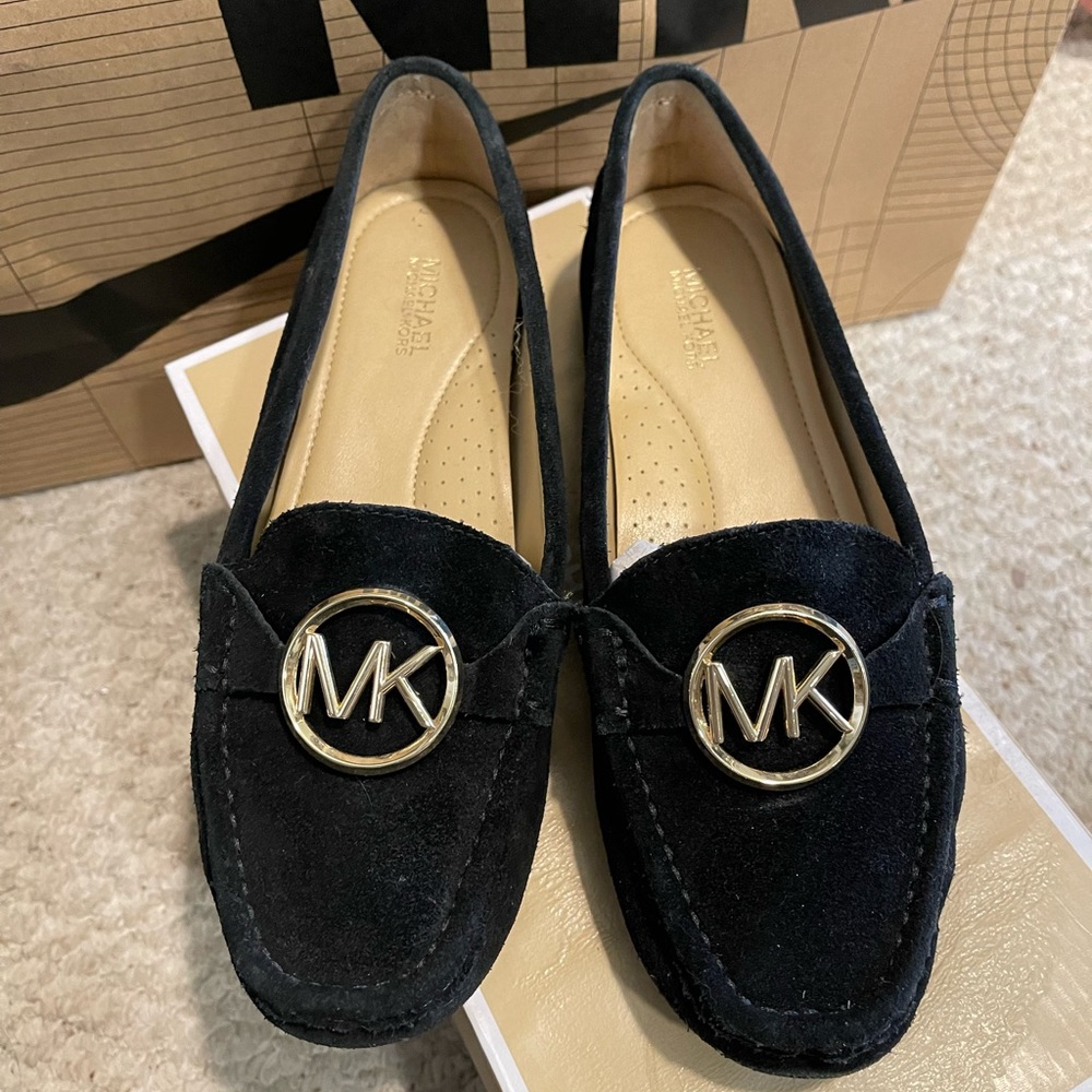 Barely Used MICHAEL KORS Suede Loafers Women’s Size 6US